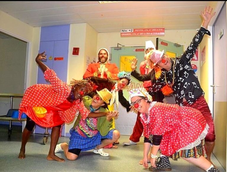 CLOWNS DOKTE: GUERIR AVEC LE SOURIRE